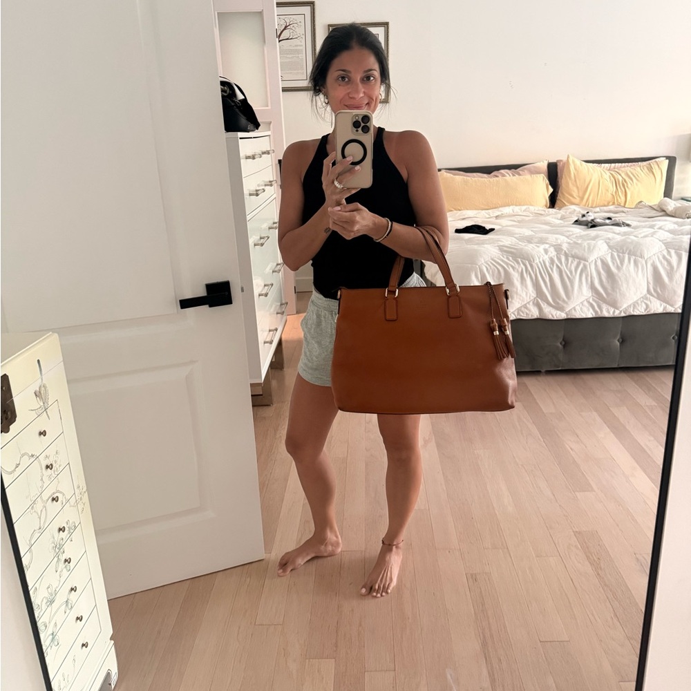 Gucci Large Tan Leather Tote with Tassel - Picture 17 of 17
